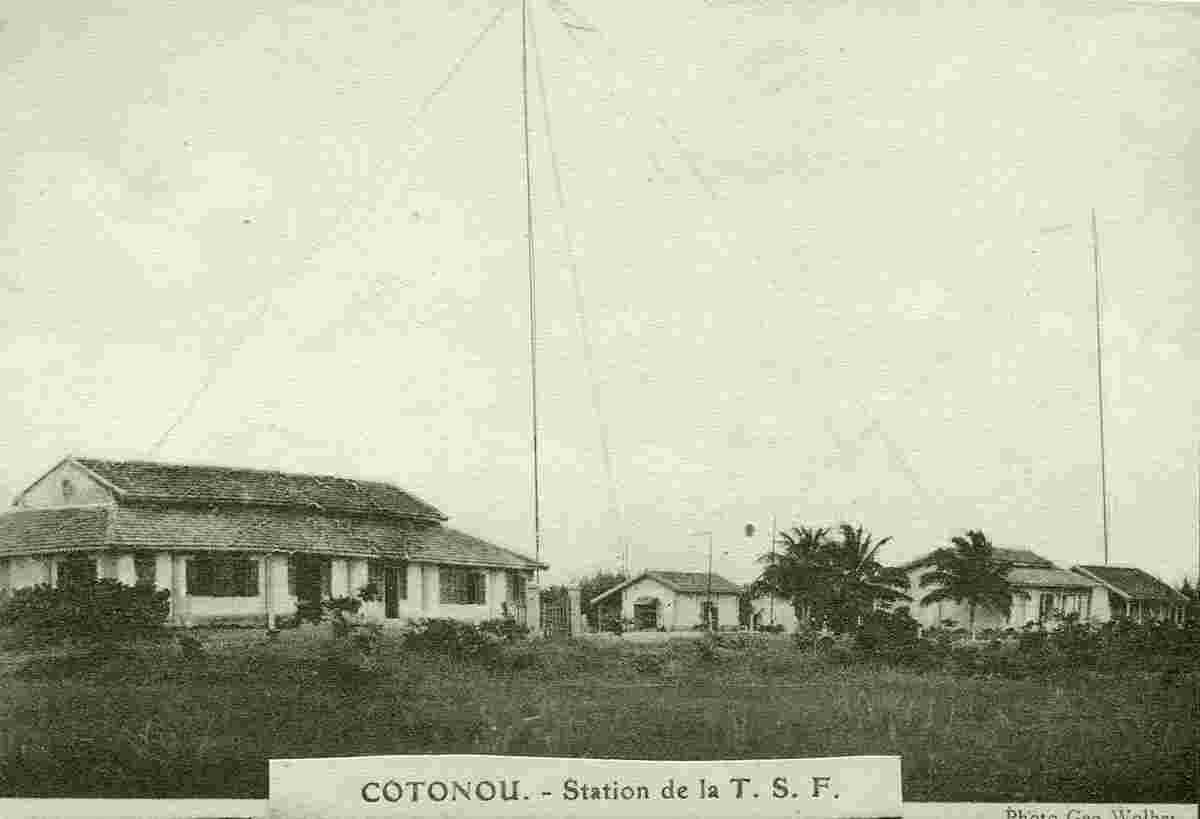 Cotonou. Communication