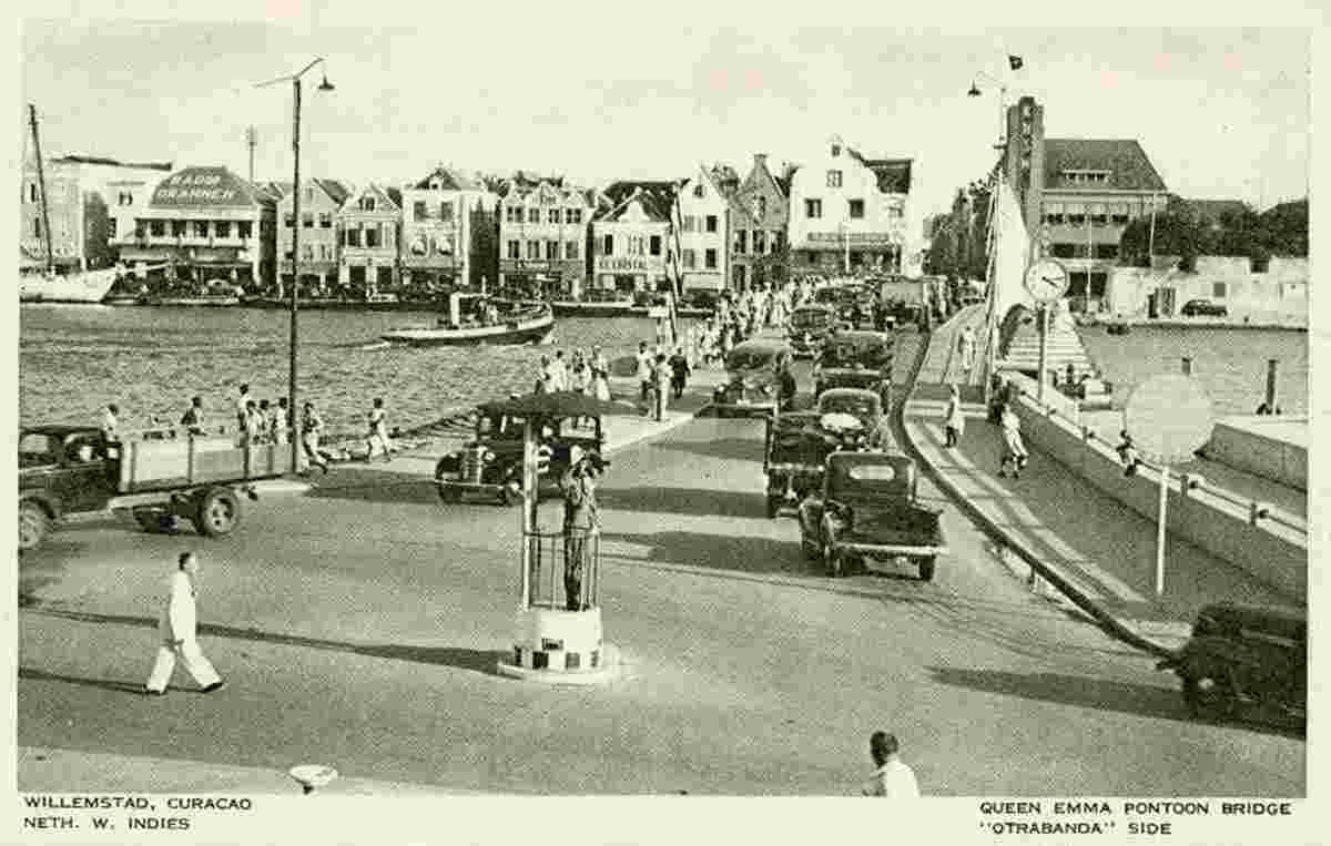 Willemstad. Queen Emma Pontoon Bridge