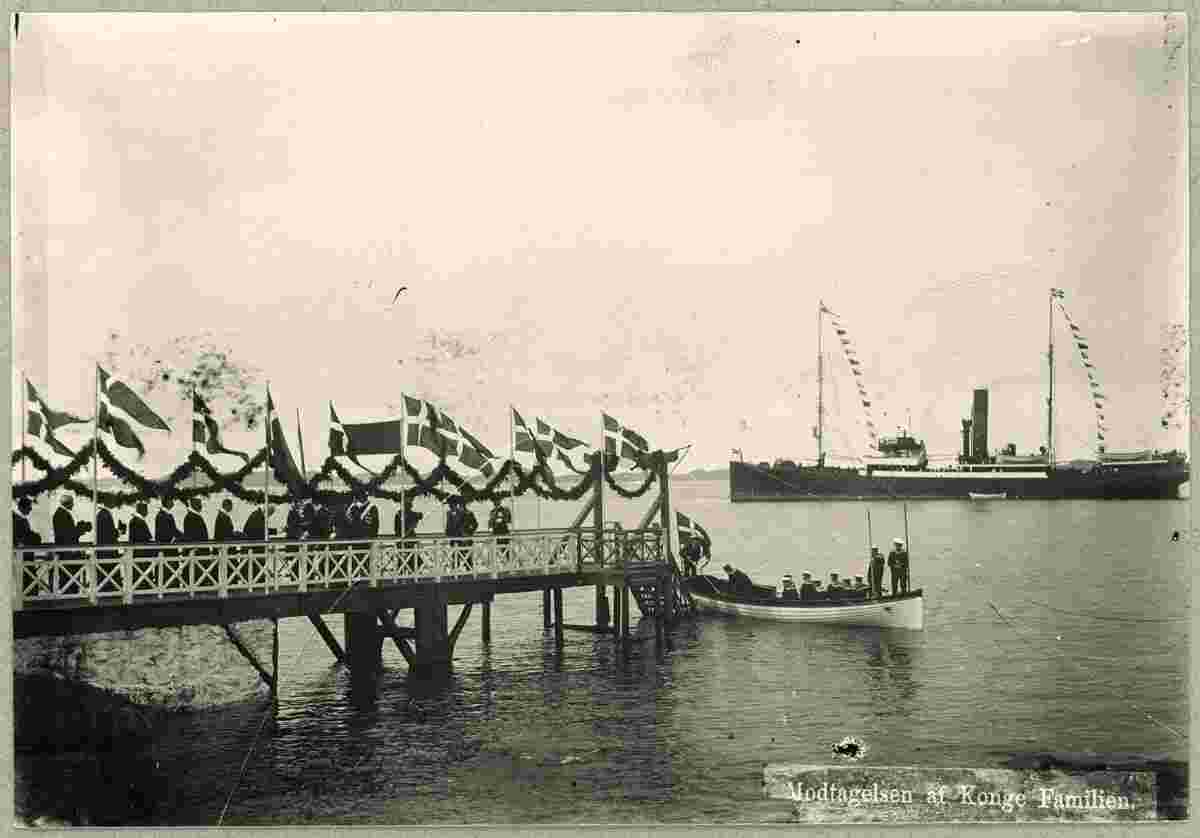 Nuuk. Danish King's visit - reception of King Family, 1921