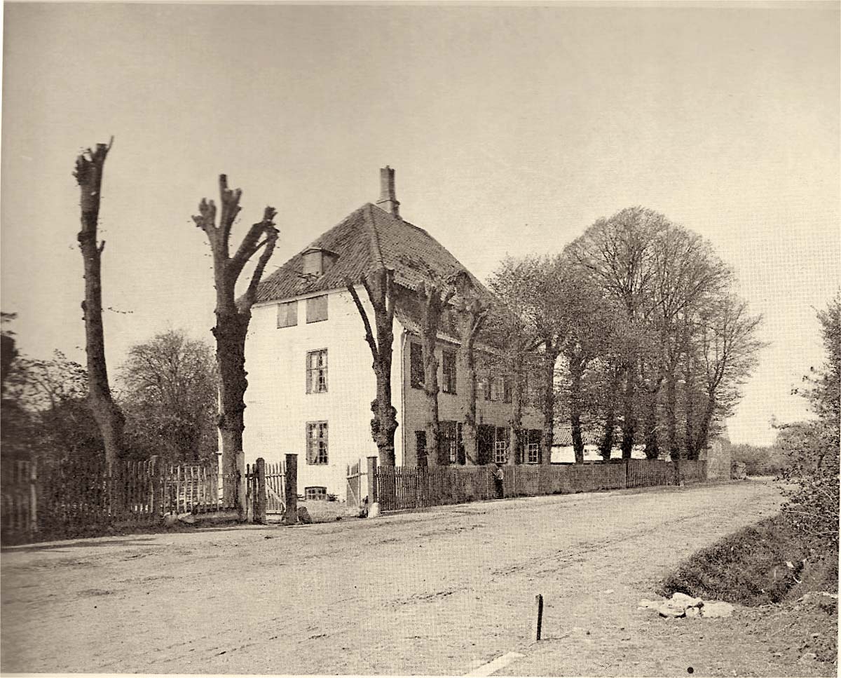 Nuuk (Godthåb, Godthaab). Panorama of the city street, the main building, 1898