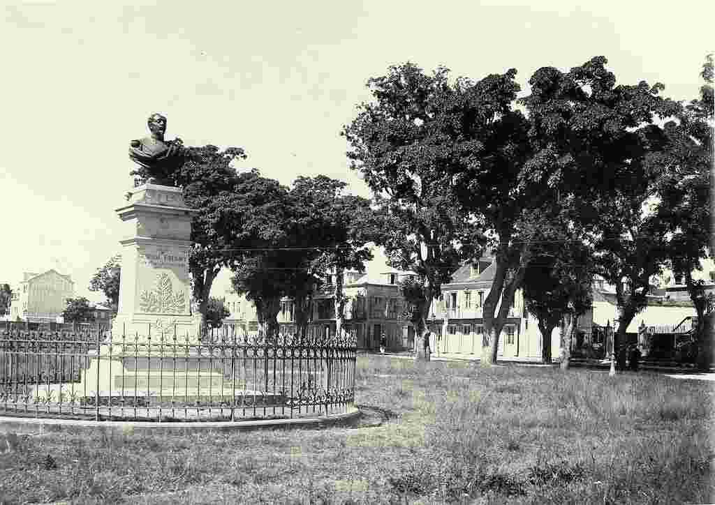 Pointe-à-Pitre. Place de la Victoire