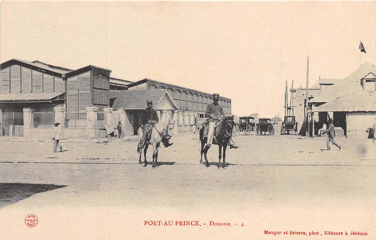 Port-au-Prince. Panorama of town - Douane