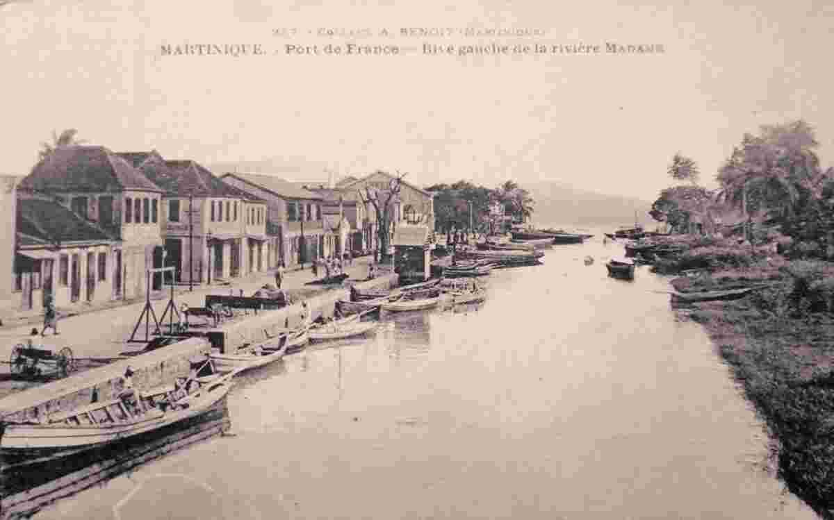 Fort-de-France. Rive gauche rivière Madame