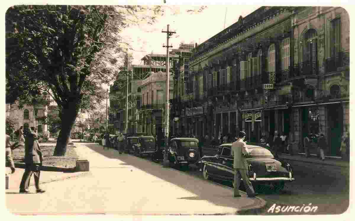 Asunción. Palmas Street
