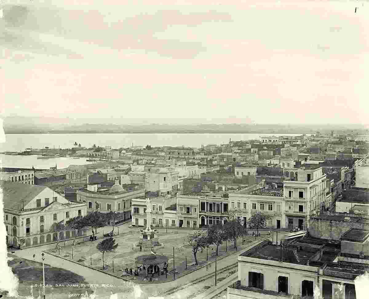 San Juan. Panorama of town square