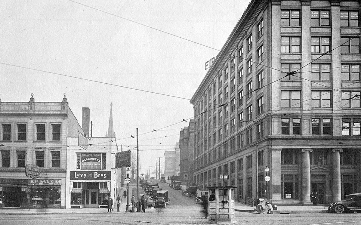 Akron. Bowery Street at South Main Street