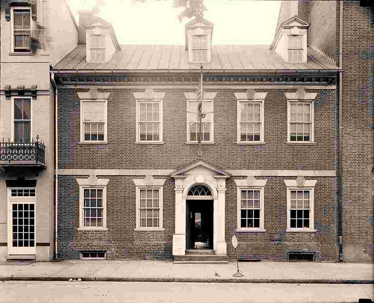 Alexandria. Exterior of Gadsby's Tavern, 1938