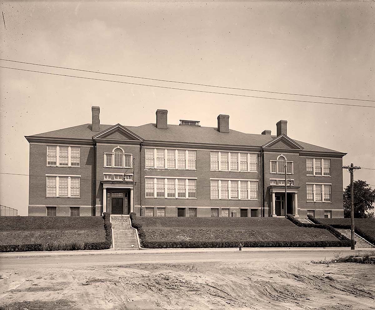 Alexandria. Keefer, High School, 1917