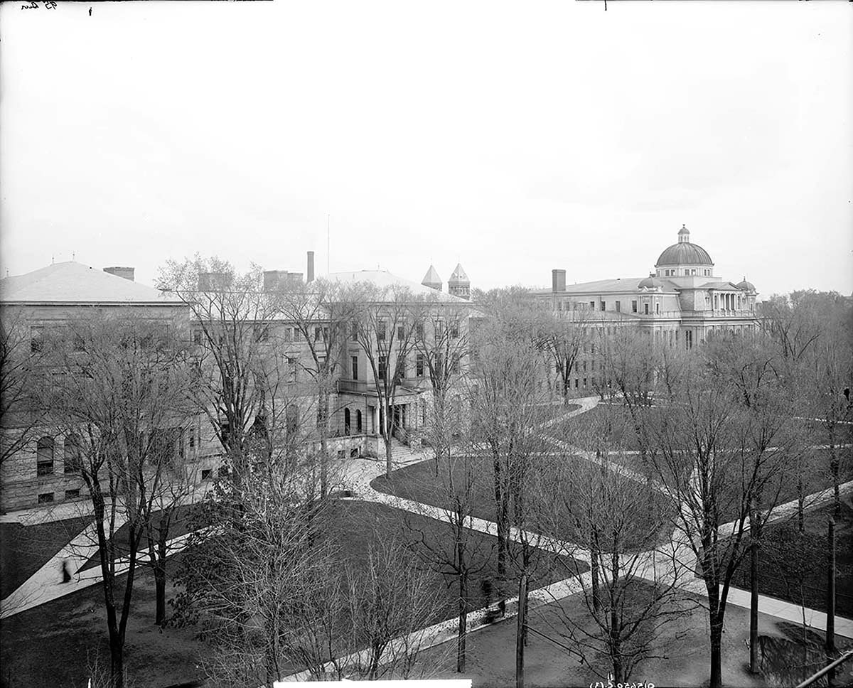Ann Arbor. University of Michigan, Campus, between 1900 and 1915