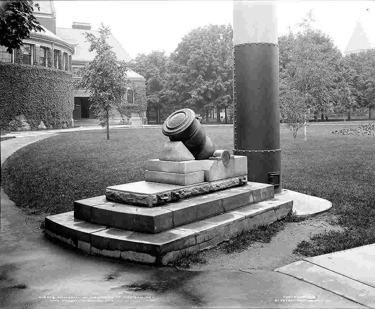 Ann Arbor. University of Michigan, Memorial to men who fought in Spanish war, 1903