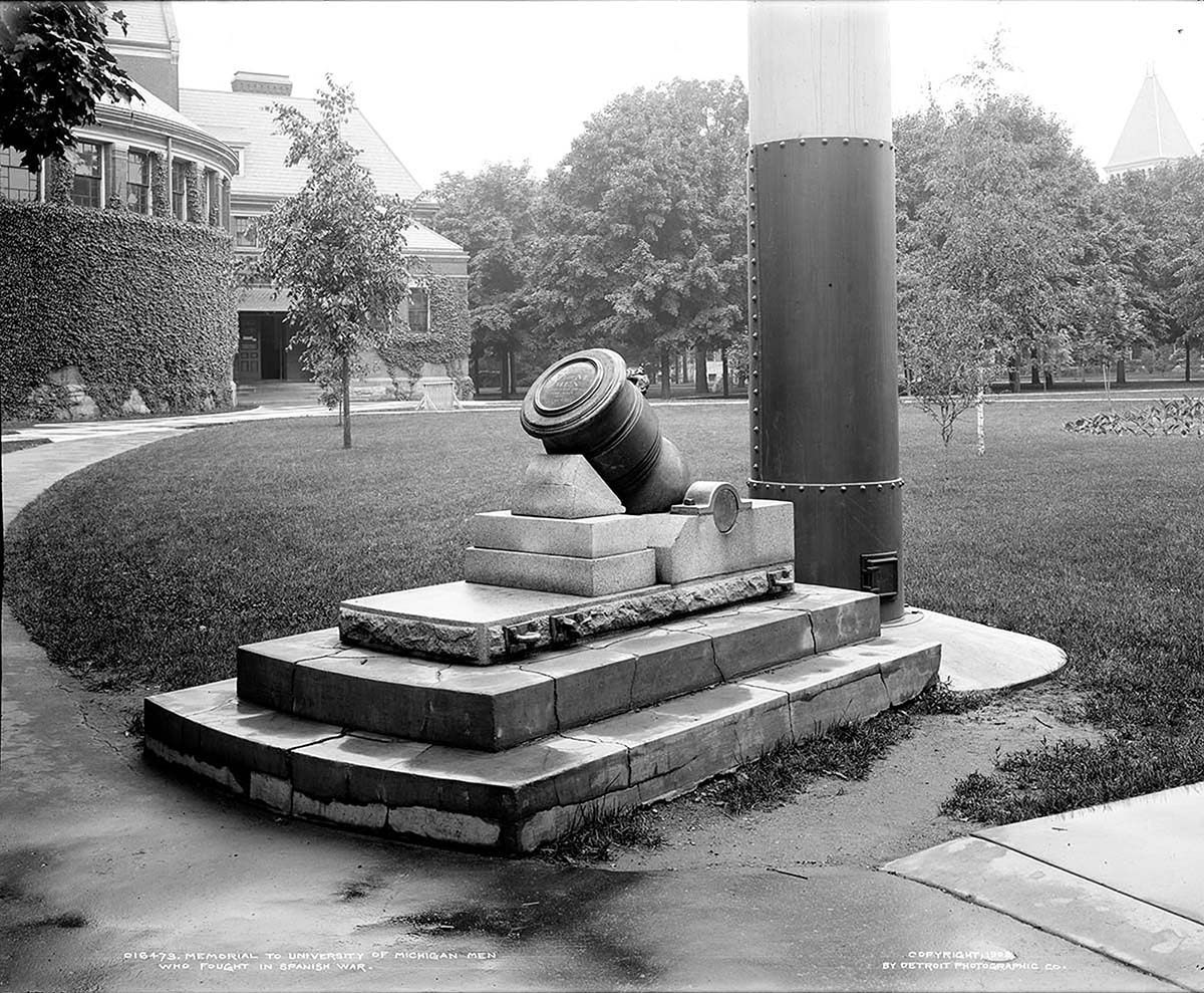 Ann Arbor. University of Michigan, Memorial to men who fought in Spanish war, 1903