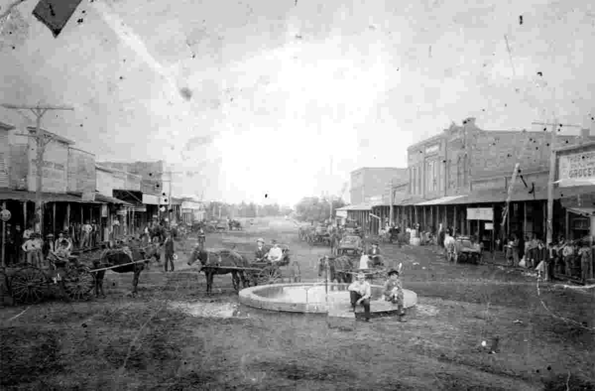 Arlington. Panorama of city, 1900