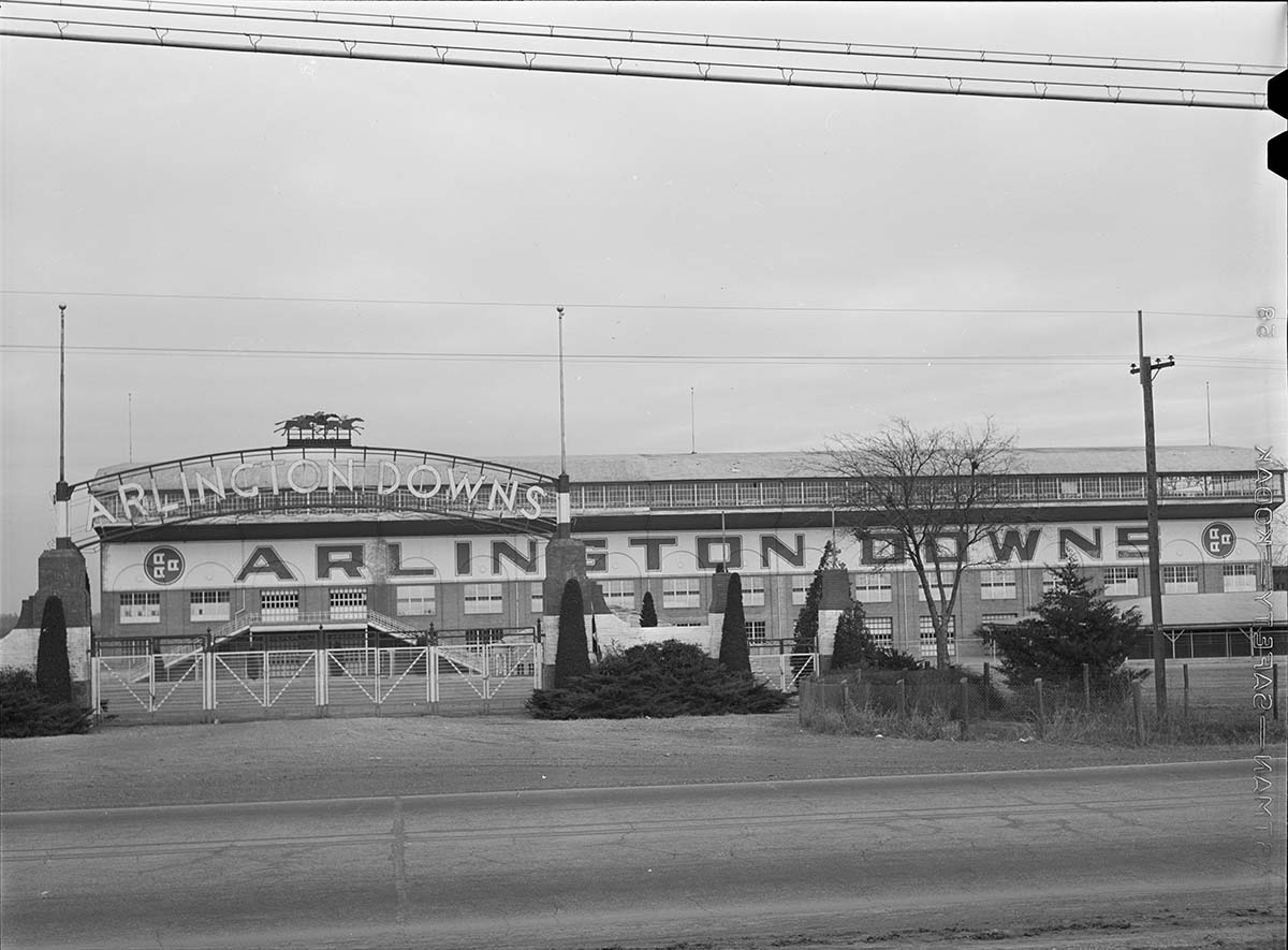 Arlington. Racetrack, 1942
