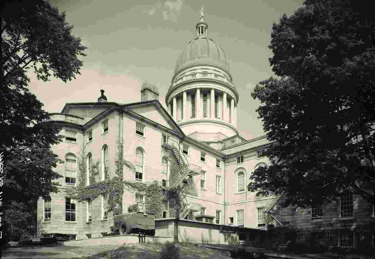 Augusta. Maine State House, the corner of State and Capitol Streets