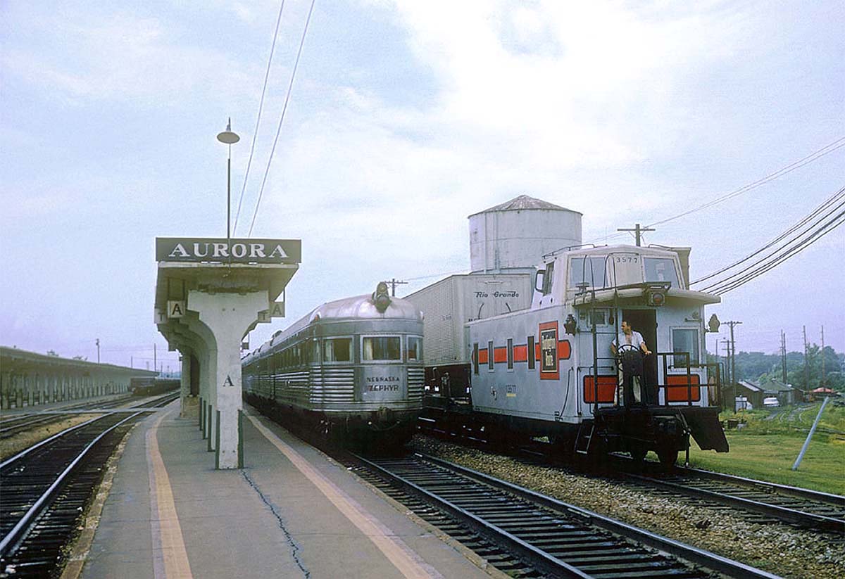 Aurora. Rairoad station