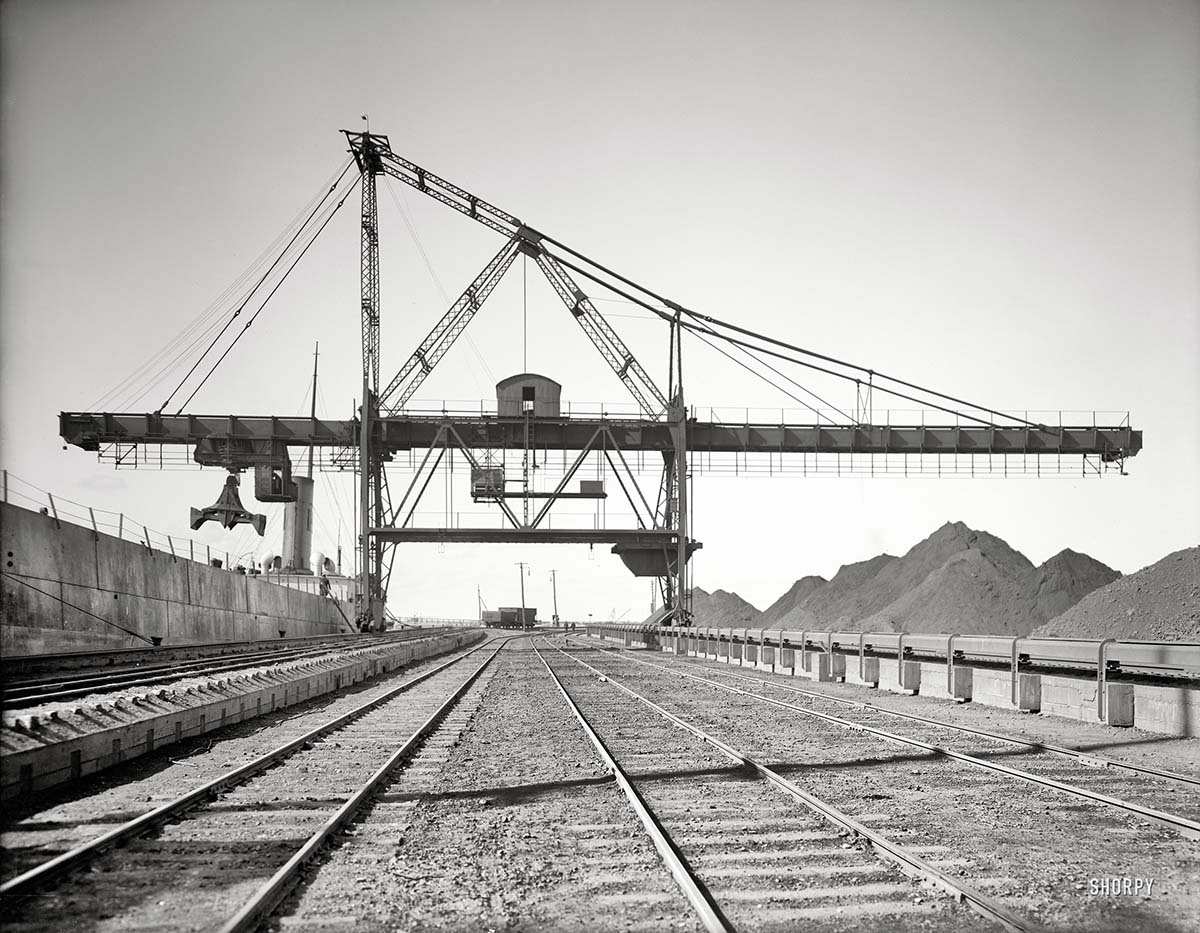 Buffalo. Brown electric hoist unloading ore carrier, circa 1908