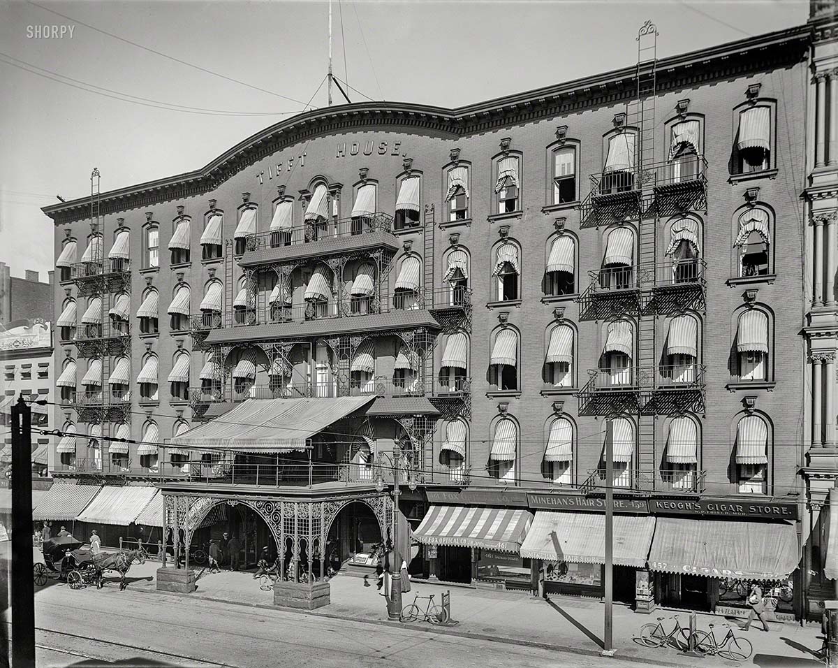 Buffalo. Main Street, Tifft House, circa 1900