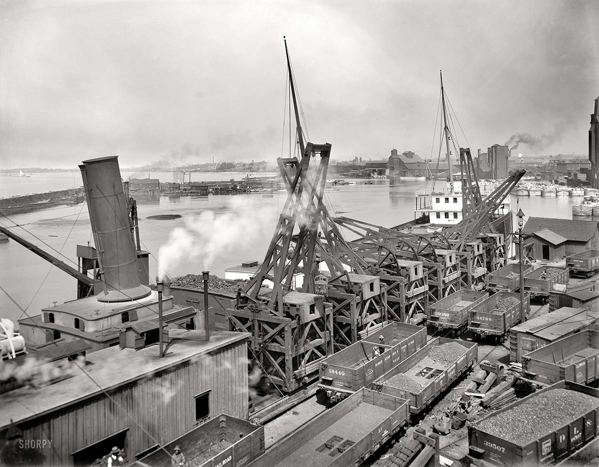 Buffalo. Thornberger hoist unloading ore at Lackawanna docks, circa 1900