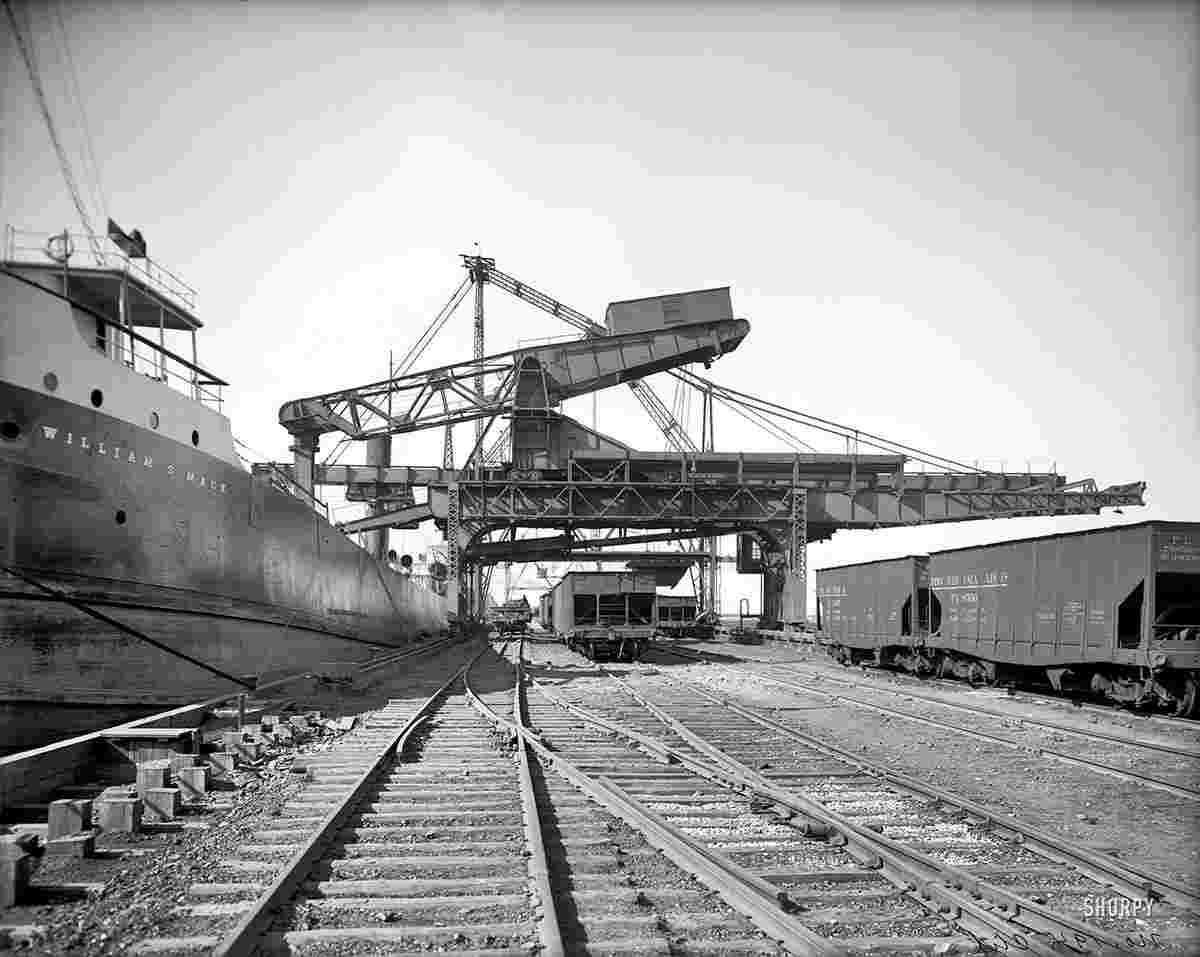 Buffalo. Unloading ore from Hulett machine, circa 1908