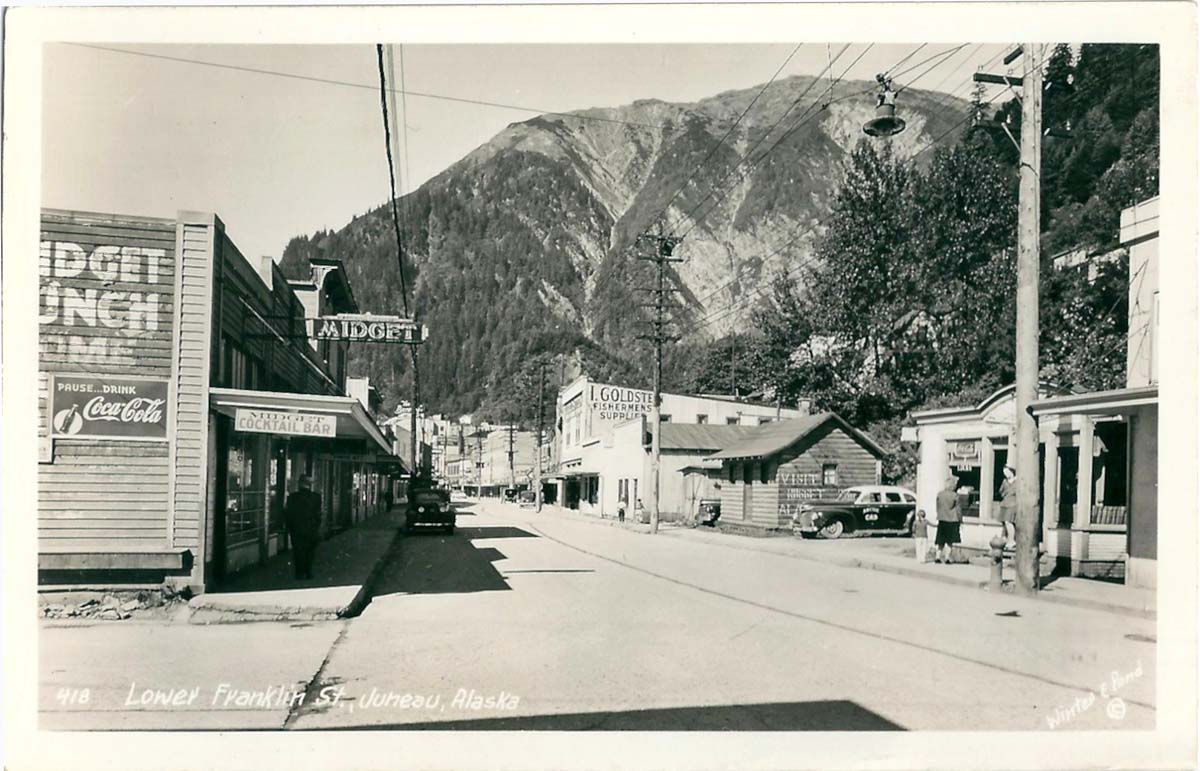 Juneau. Lower Franklin Street, Cocktail Bar
