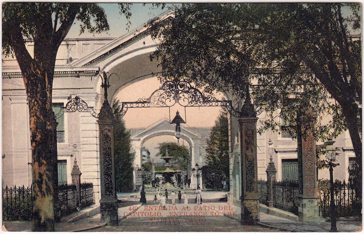 Caracas. Entrada al Patio del Capitolio Caracas, 1903
