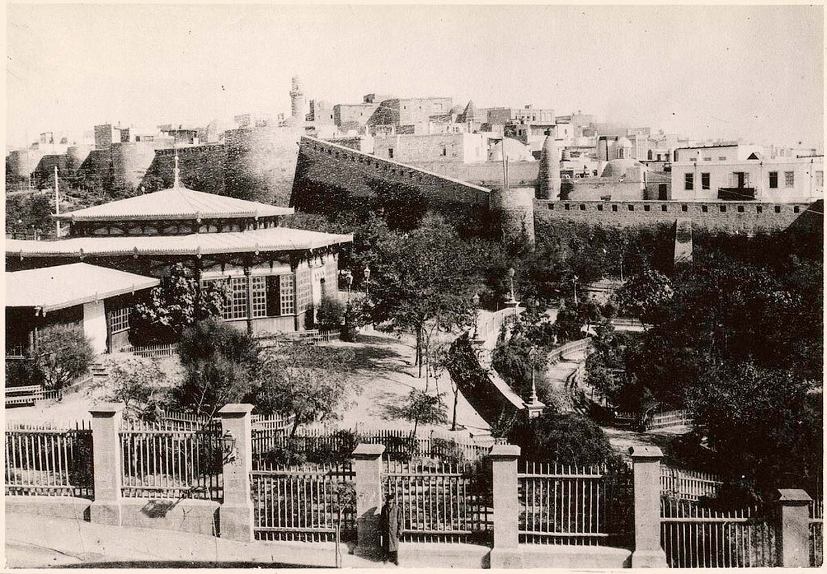 Baku. City garden