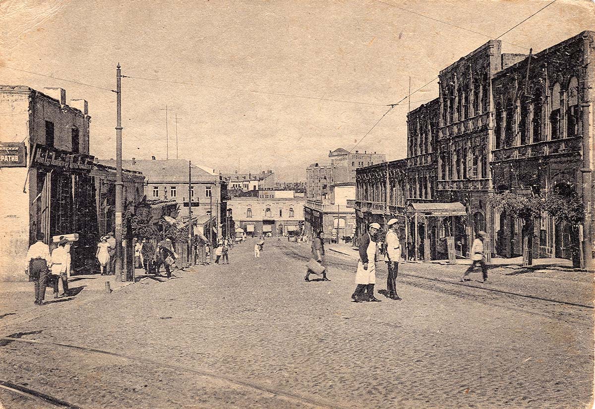 Baku. Crossroads of Kommunisticheskaya and Bazarnaya streets, Hotel 'Tabriz', 1924