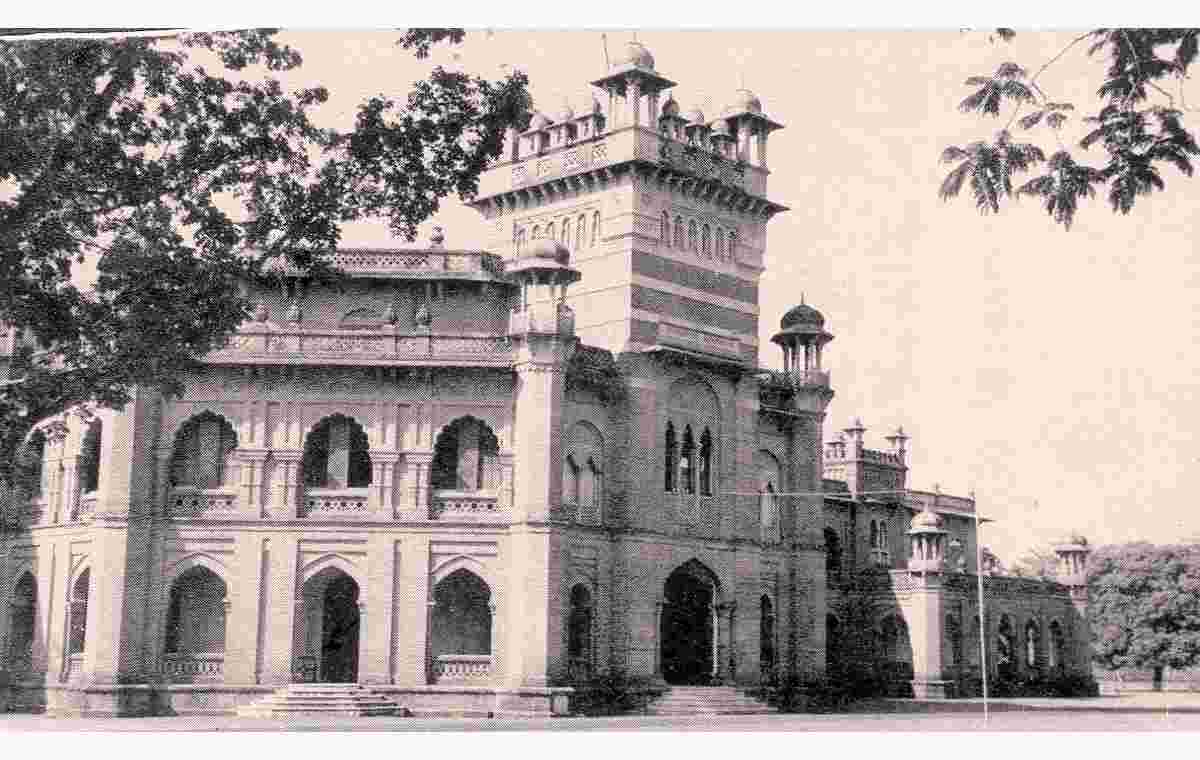 Dhaka. University