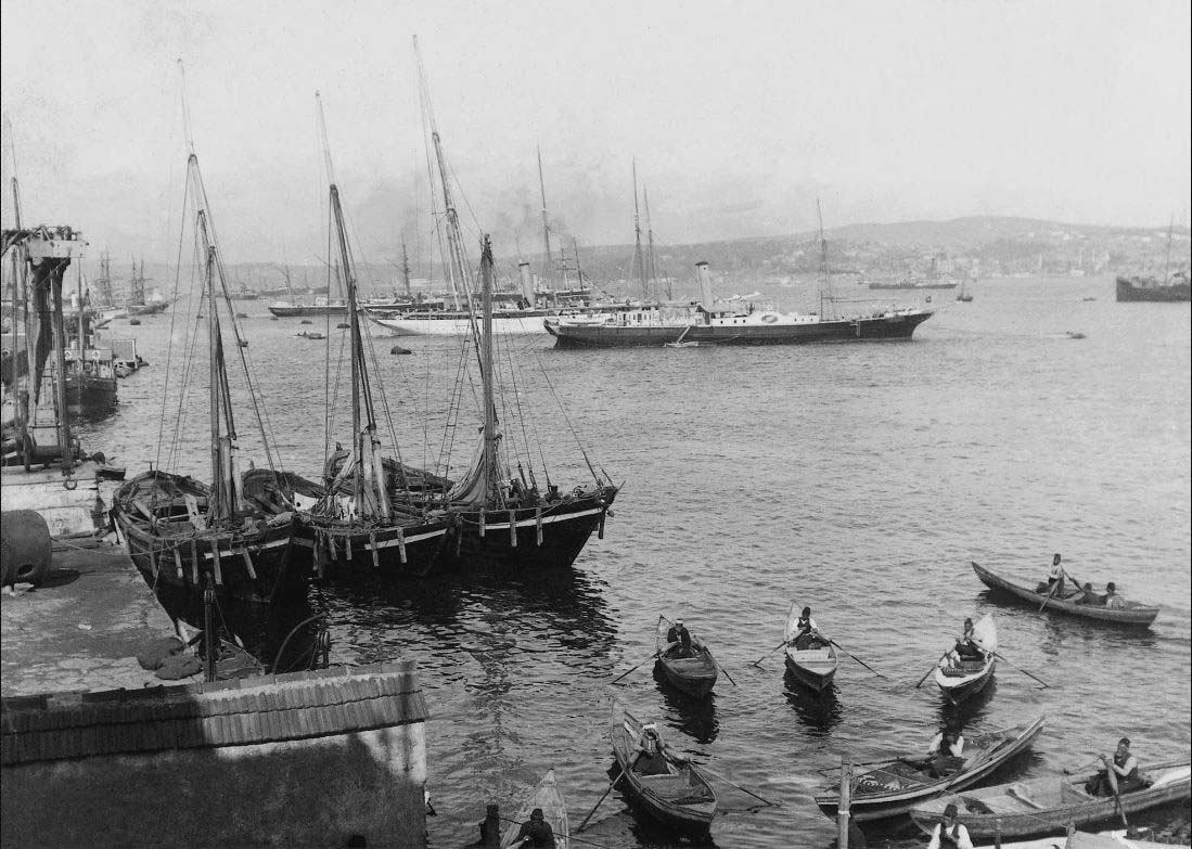 Istanbul. Berth for boats