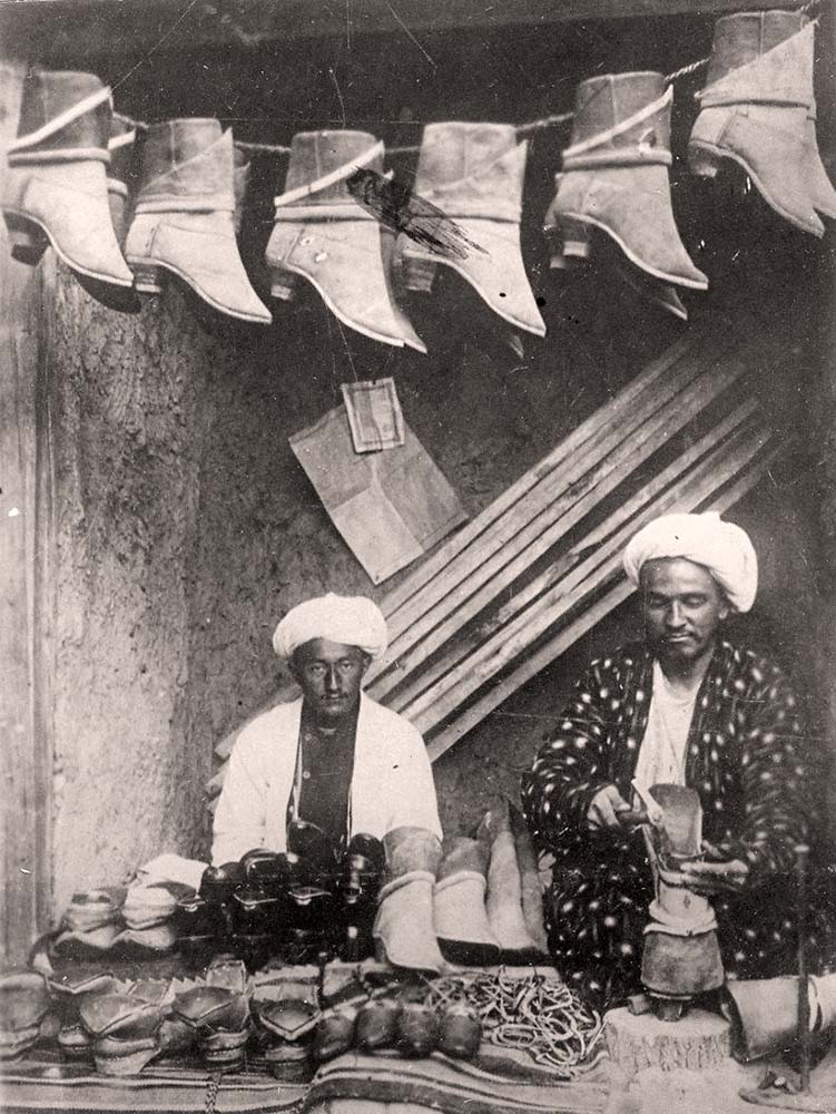 Bukhara. Making and selling shoes at the bazaar