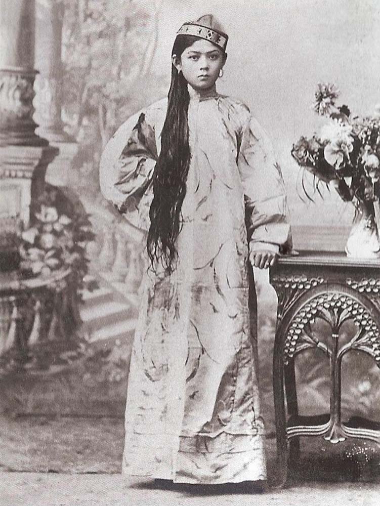 Bukhara. Young wife of the Emir of Bukhara, 1916
