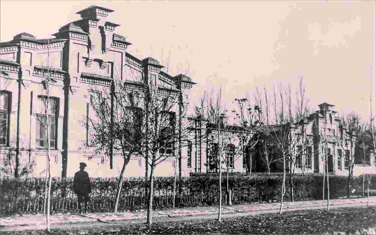 Tashkent. Artisan school on Gogolevskaya Street