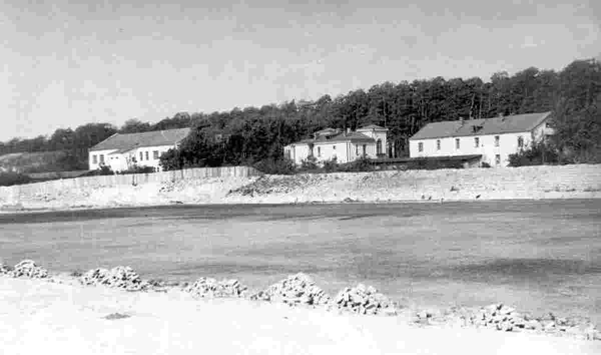 Baran. Old school, hotel, apartment house