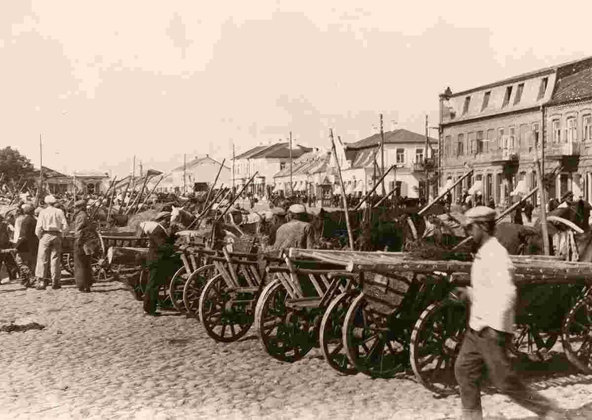 Pinsk. Market on May 3rd Square