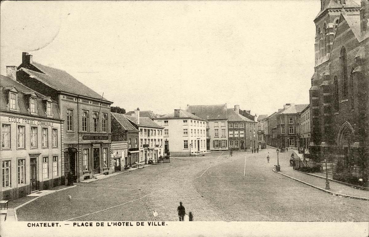 Châtelet. Place de l'Hôtel de Ville