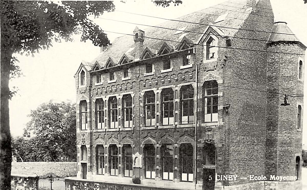 Ciney. L'École Moyenne
