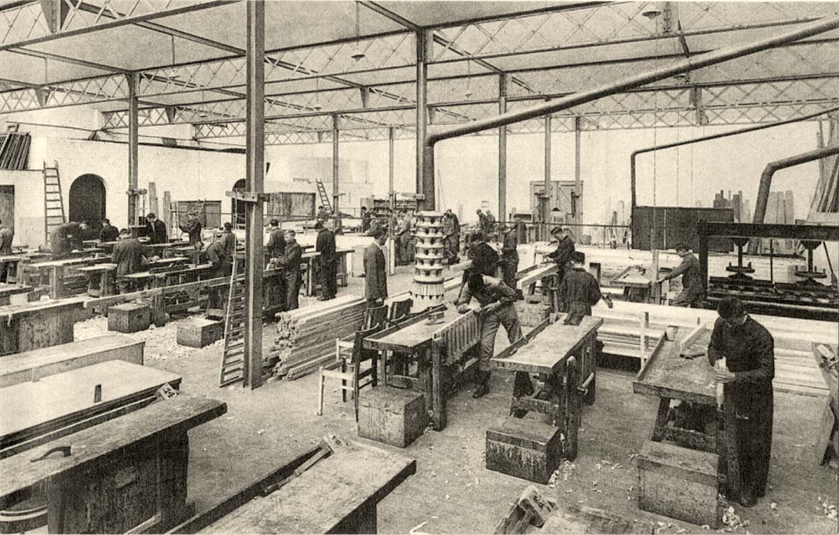 Kortrijk (Courtrai). L'école professionnelle gratuite, menuiserie