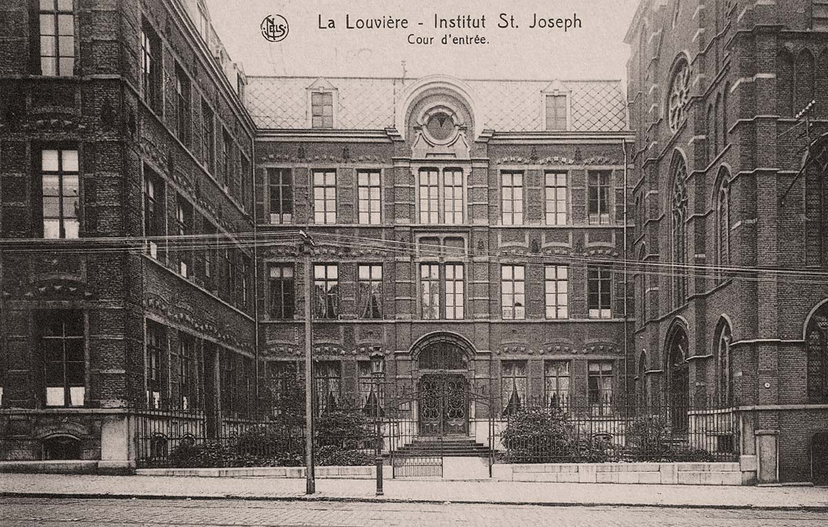 La Louvière. Institut Sainte Joseph, cour d'Entrée