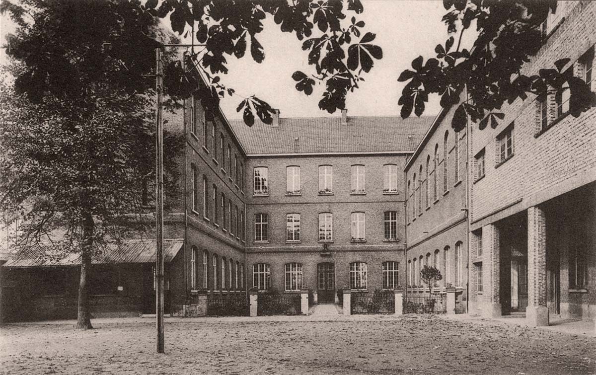 Lokeren. Saint Antonius-College, General view