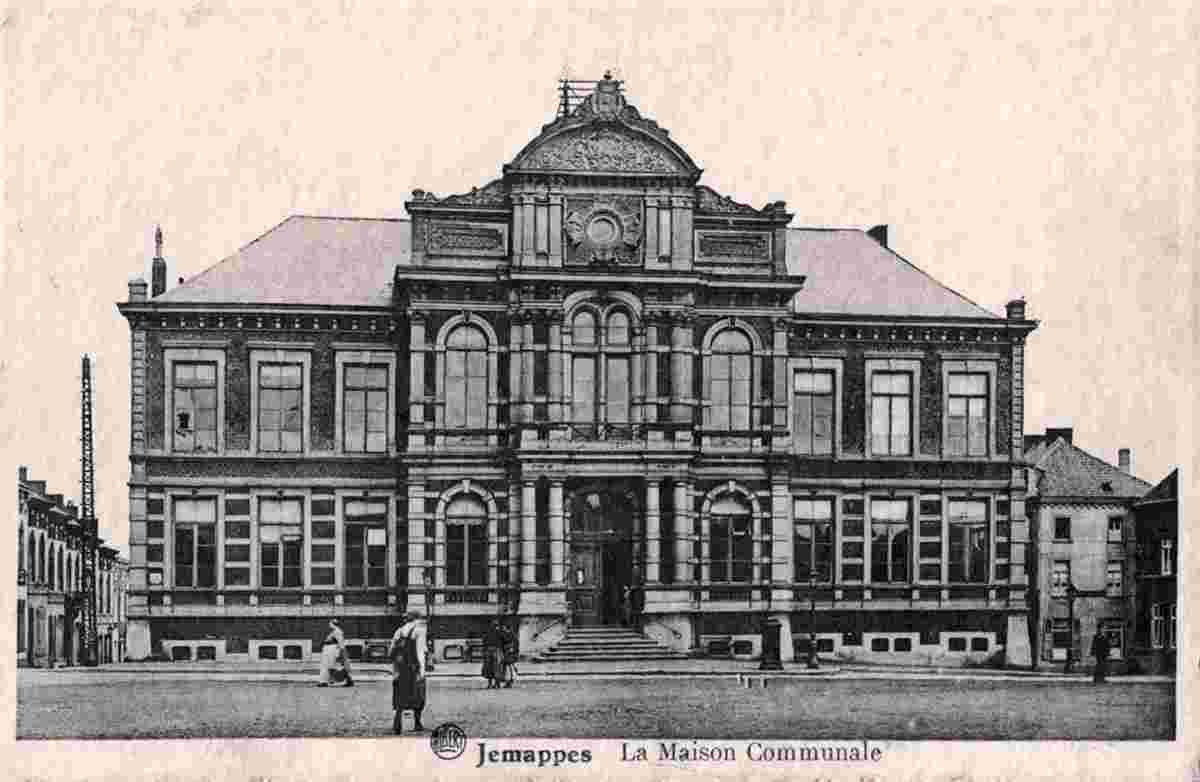 Mons. La Maison Communale
