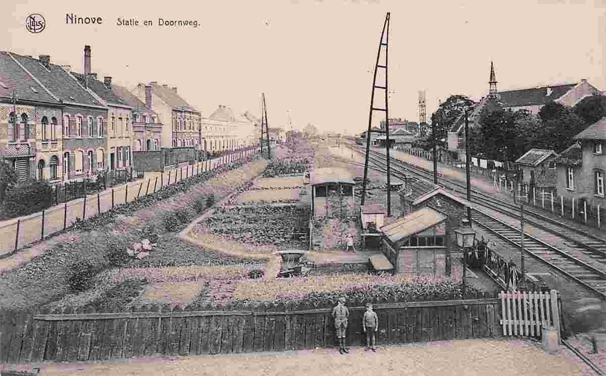 Ninove. Station on Doornweg