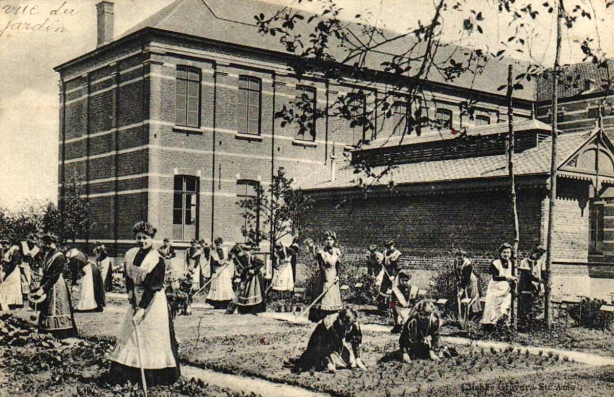 Saint-Nicolas. School for girls, garden