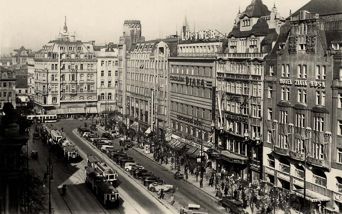 Prague. Wenceslas Square, Hotel 'Zlata husa' - Wenzelsplatz