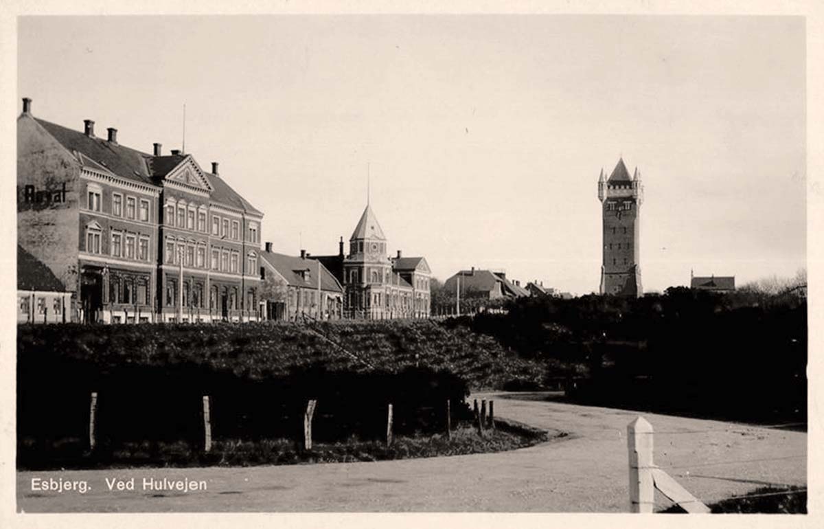 Esbjerg. Hulvejen - Hollow road and Water tower, 1910