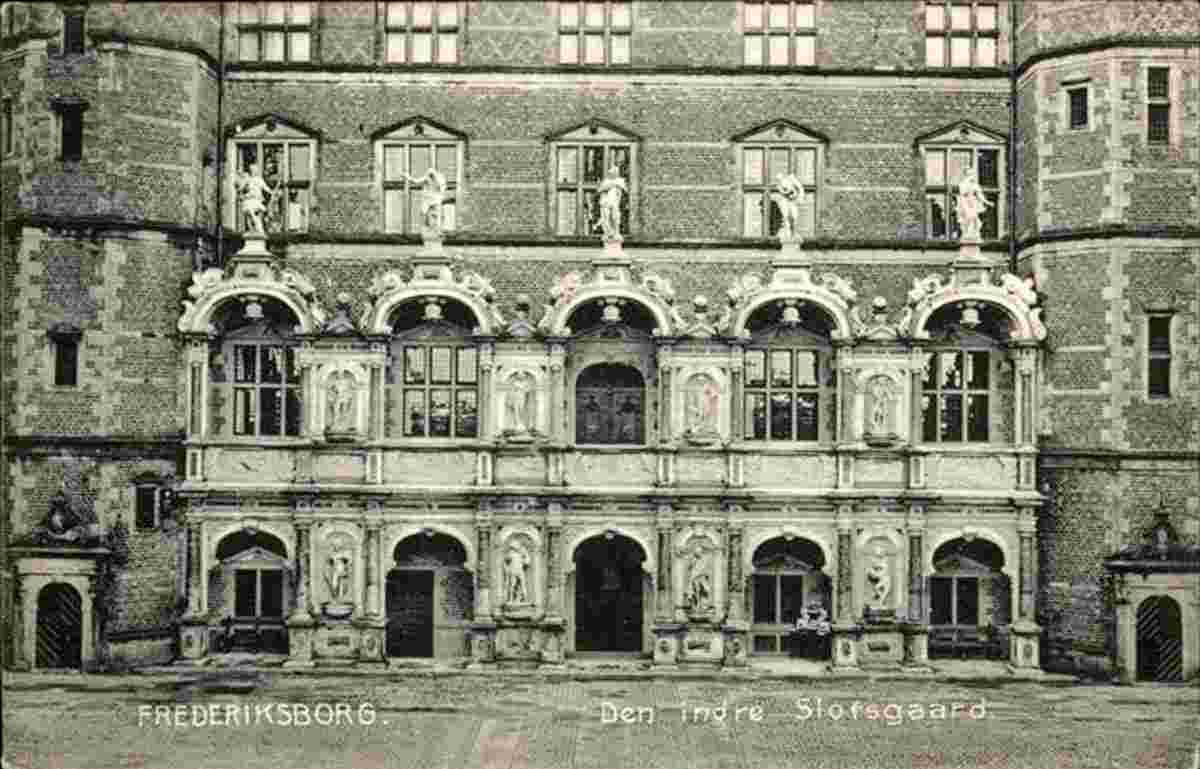 Frederiksberg. Den indre Slotsgård - Inner castle courtyard