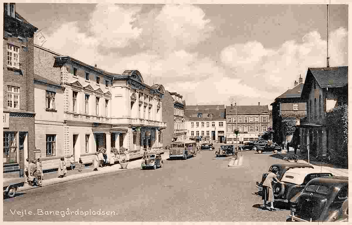 Vejle. Banegårdspladsen - Railway station square, 1957
