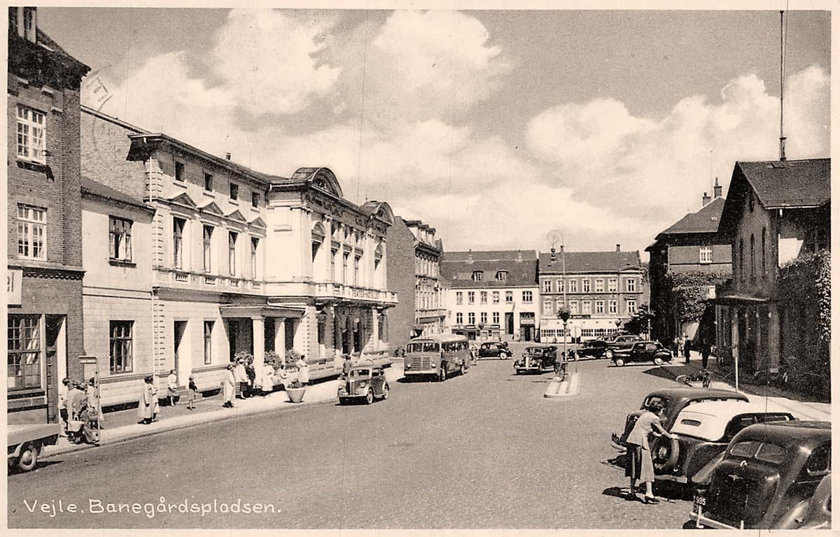 Vejle. Banegårdspladsen - Railway station square, 1957