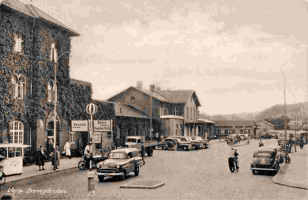 Vejle. Banegårdspladsen - Railway station square, 1963