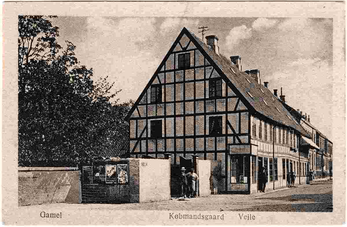 Vejle. Gammel Købmandsgård - Old Grocery Store