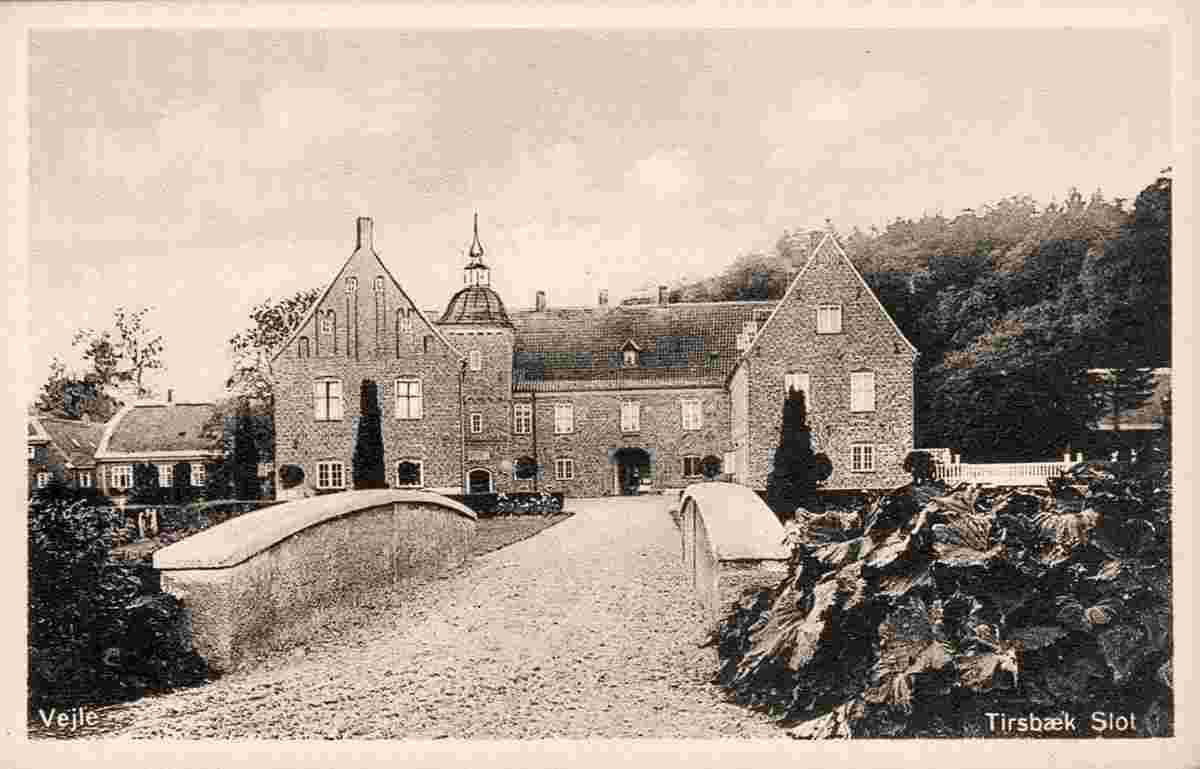 Vejle. Tirsbæk Slot - Castle